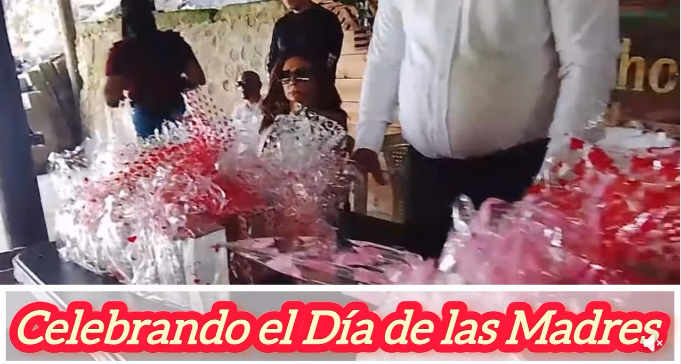 Segundo Dia Entrega de Regalos por el Dia de las Madres